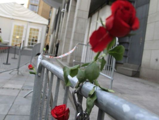 Grausame Details und ein gleichgültiger Massenmörder nehmen Überlebende und Angehörige mit. Grausame Details und ein gleichgültiger Massenmörder nehmen Überlebende und Angehörige mit.