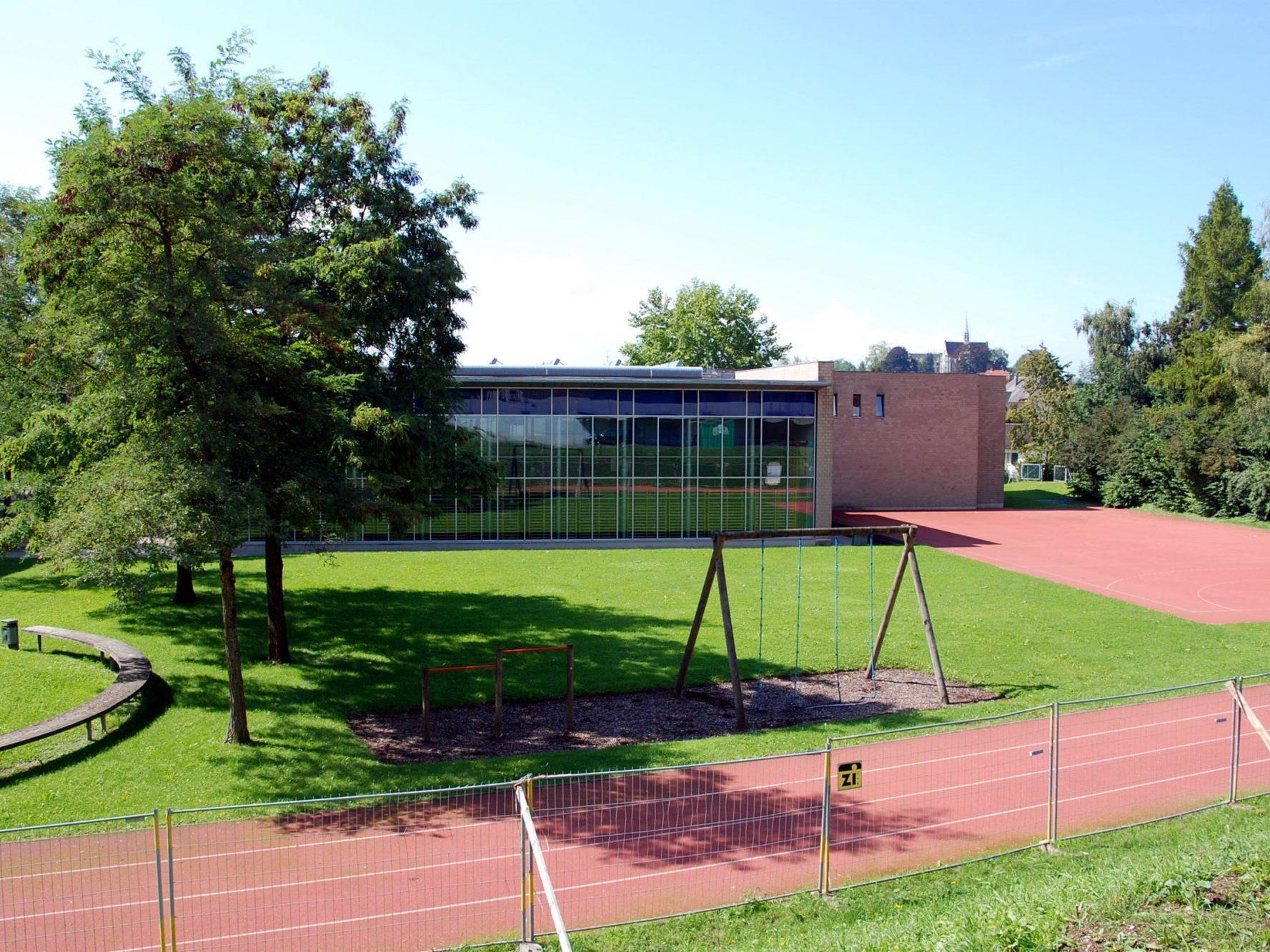 Die Schulsportplätze, wie hier jener der Schule Weidach, stehen Interessierten wieder zur Verfügung.