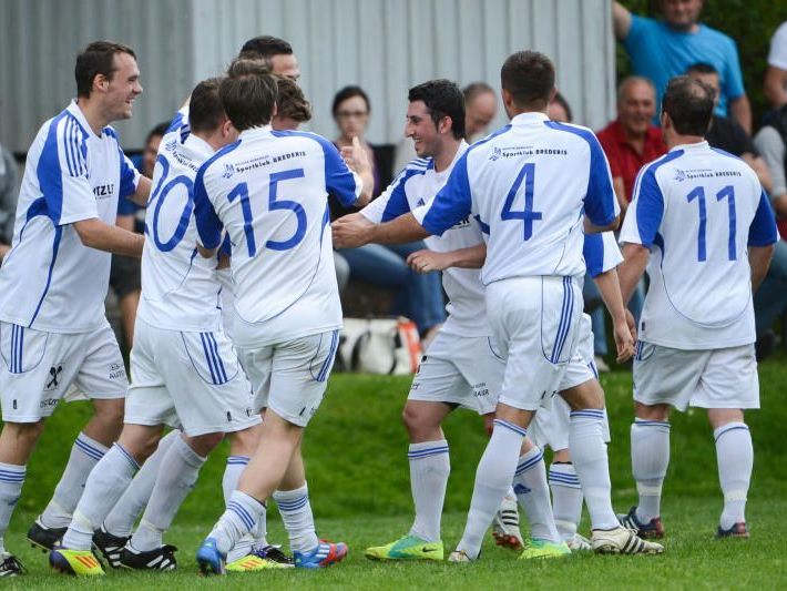 Viele Unterhausklubs wollen am Dienstag jubeln. Viele Unterhausklubs wollen am Dienstag jubeln.