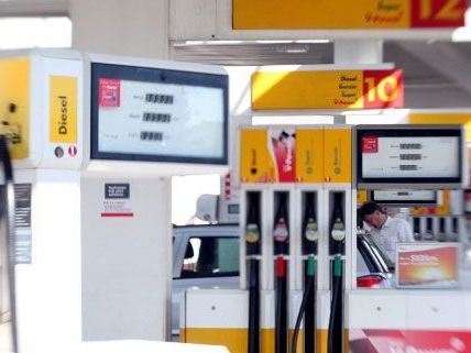 Die Tankstellen-Räuber flüchteten ohne Beute. Die Tankstellen-Räuber flüchteten ohne Beute.