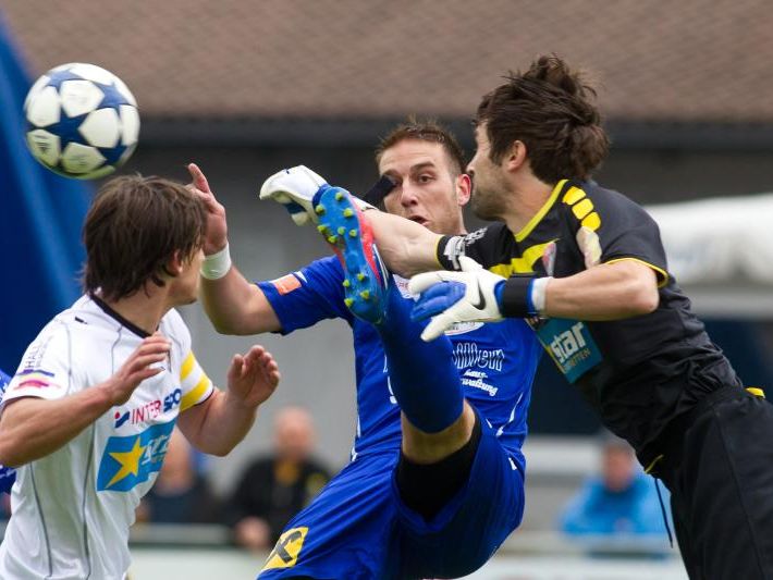Hard erreichte im Heimspiel gegen Hall nur ein 2:2-Remis. Hard erreichte im Heimspiel gegen Hall nur ein 2:2-Remis.