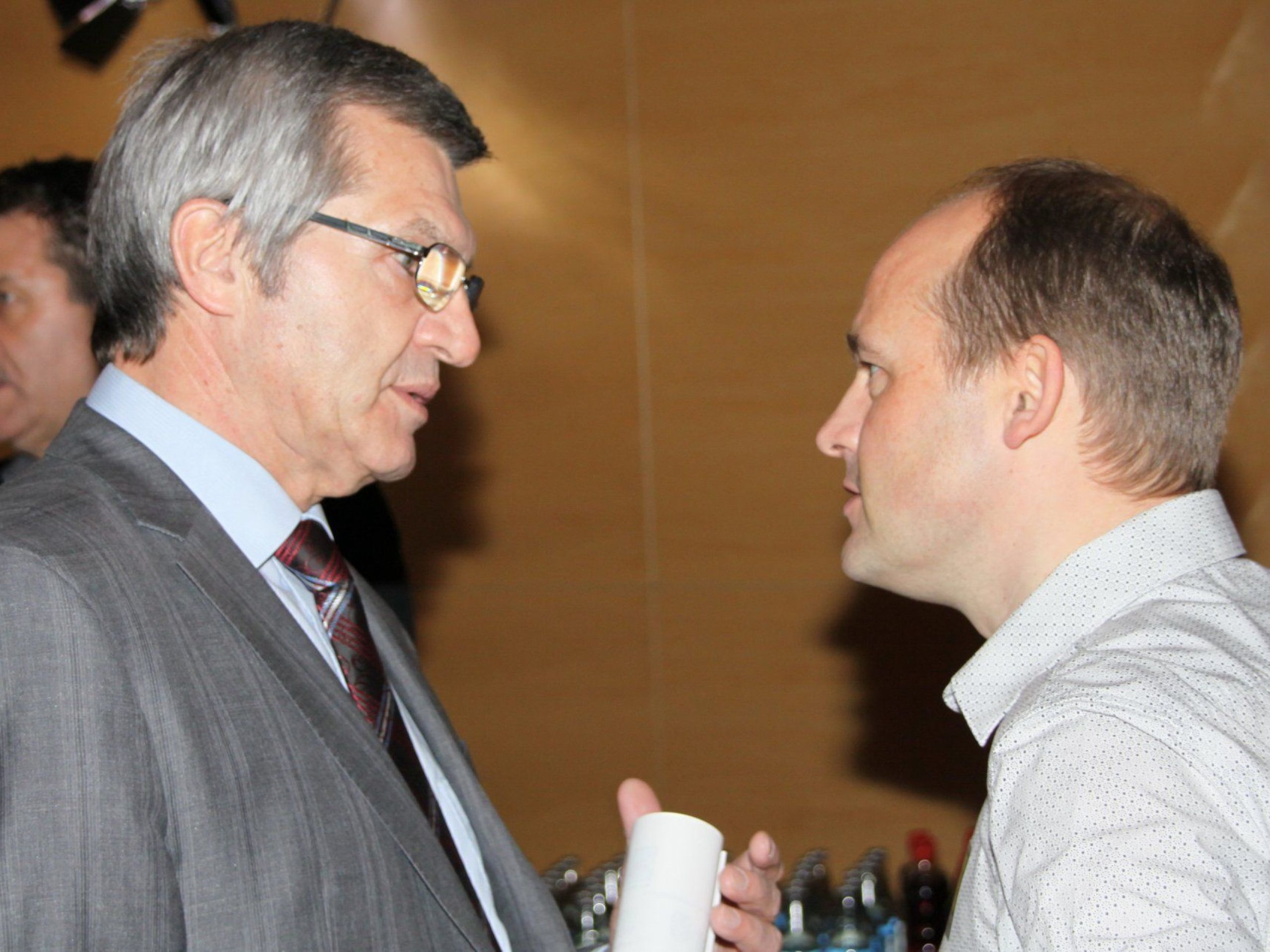 OK-Mitverantwortlicher Thomas Kofler mit Sport Landesrat Sigi Stemer. OK-Mitverantwortlicher Thomas Kofler mit Sport Landesrat Sigi Stemer.