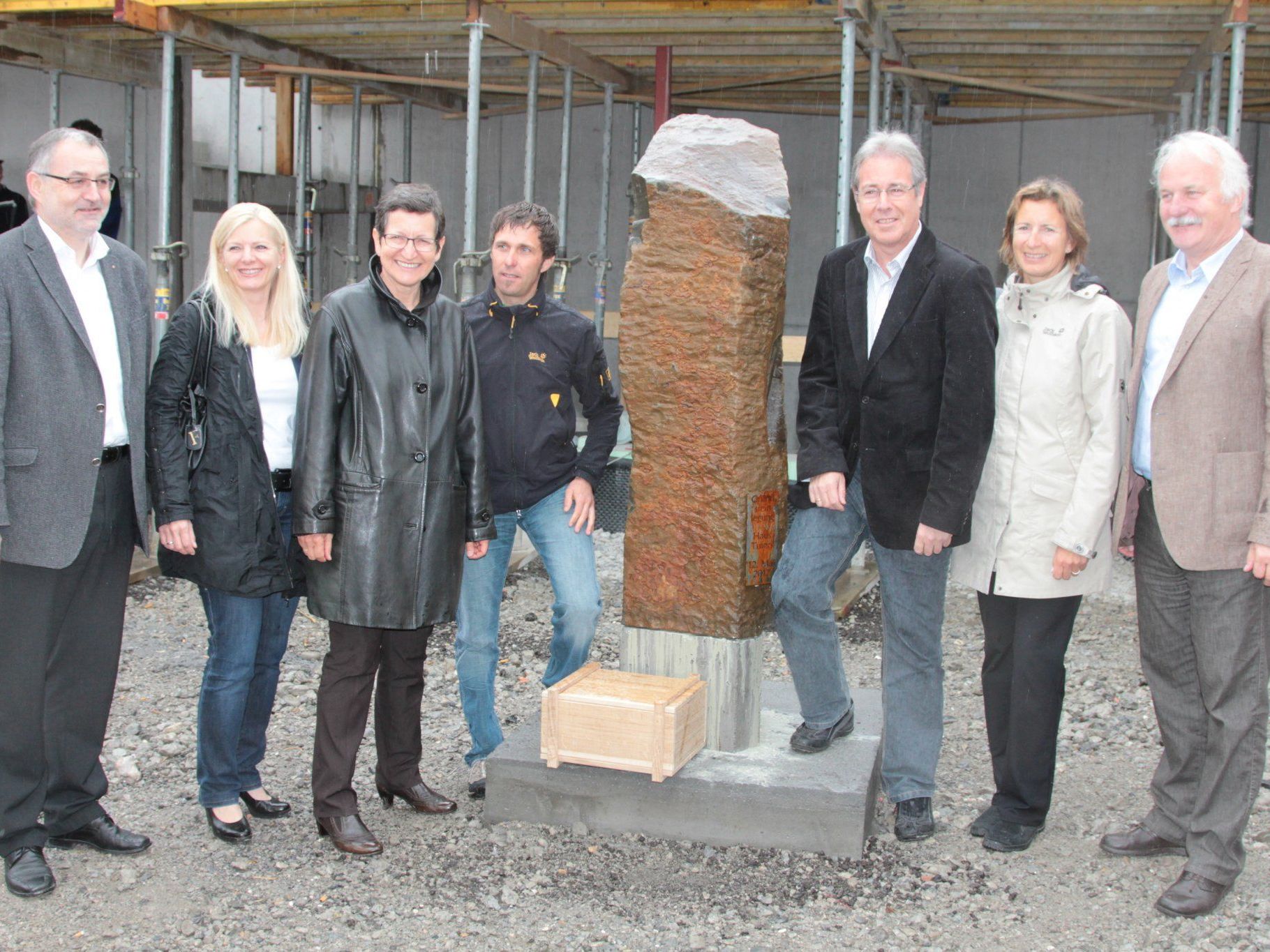Statthalter Rainer Gögele, GF der Lebenshilfe Michaela Wagner, LR Greti Schmid, GF Thomas Lampert, Bgm. Helmut Lampert, Landtagsvizepräsidentin Gabriele Nußbaumer und Architekt Eckehard Amann Statthalter Rainer Gögele, GF der Lebenshilfe Michaela Wagner, LR Greti Schmid, GF Thomas Lampert, Bgm. Helmut Lampert, Landtagsvizepräsidentin Gabriele Nußbaumer und Architekt Eckehard Amann