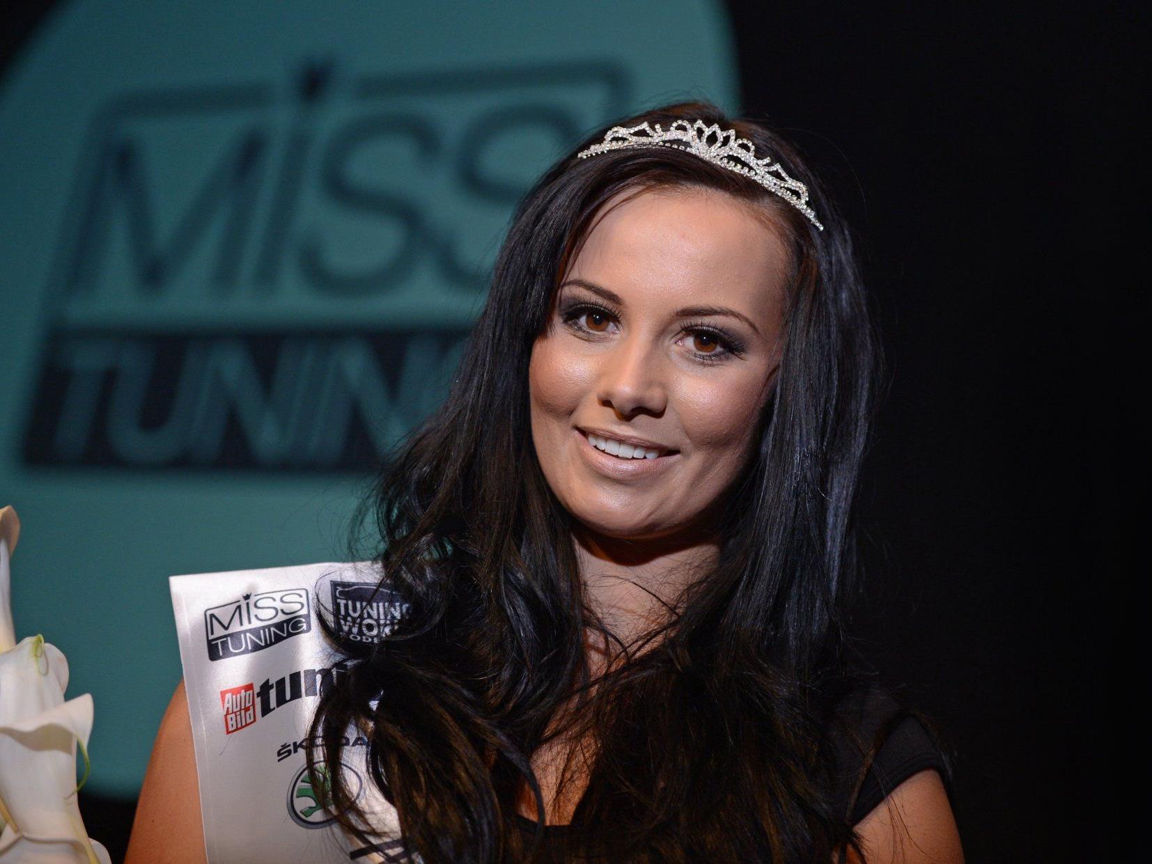 Die heißesten Kurven wurden gekürt - Frizzi Arnold ist die neue Miss Tuning 2012