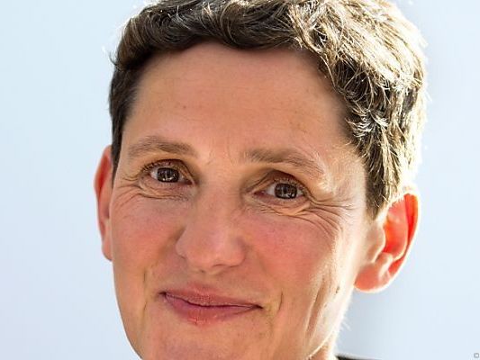 Hoppe lebt in Berlin als freie Schriftstellerin Hoppe lebt in Berlin als freie Schriftstellerin