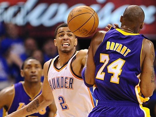 Thabo Sefolosha gegen Kobe Bryant Thabo Sefolosha gegen Kobe Bryant
