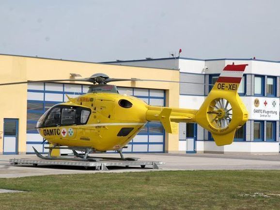 Auch der Rettungshubschrauber C3 konnte nach dem Unfall auf der A21 nicht mehr helfen Auch der Rettungshubschrauber C3 konnte nach dem Unfall auf der A21 nicht mehr helfen