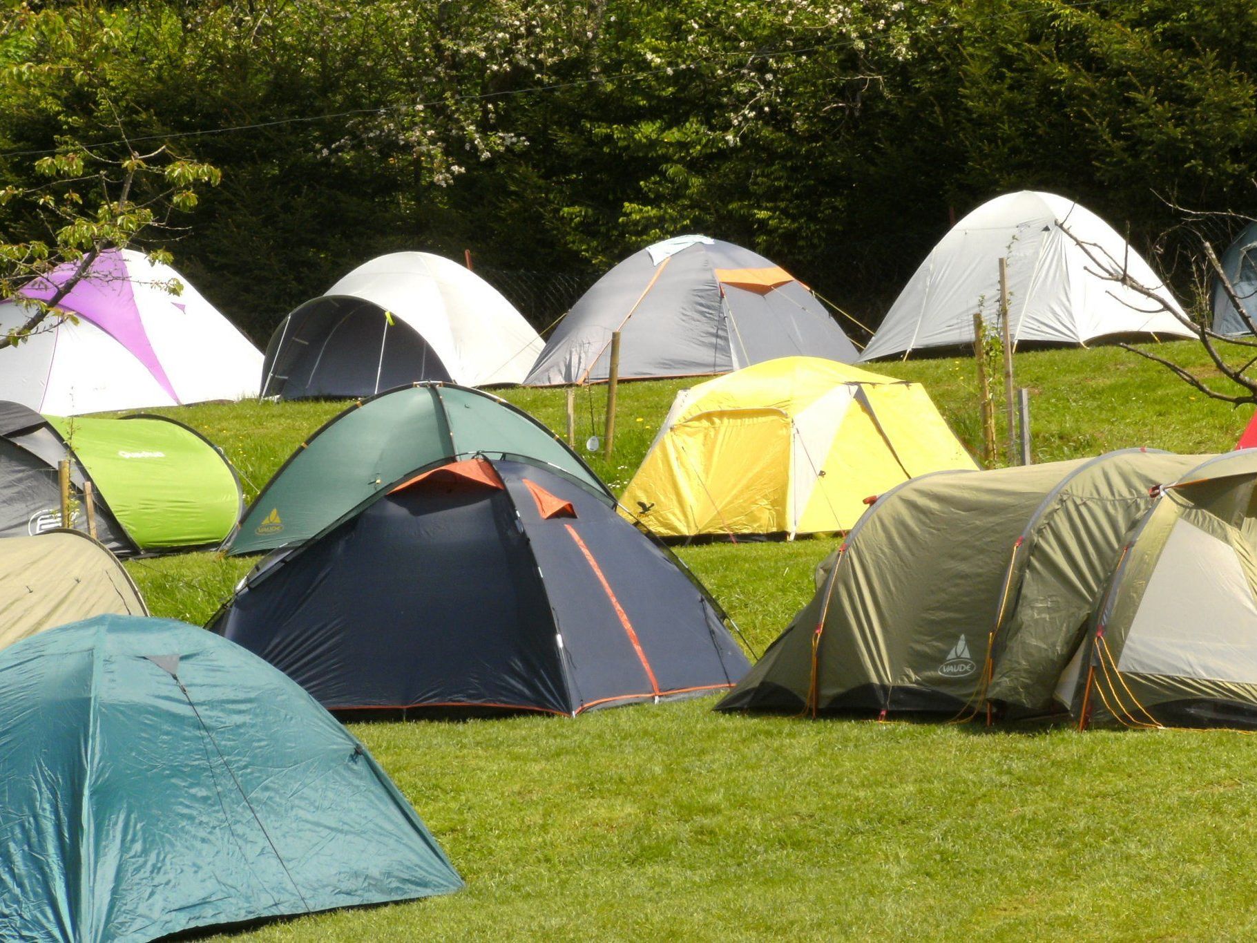 Nicht im Grünen, sondern mitten in der Stadt wird die Frauen-Zeltstadt am Samstag aufgebaut Nicht im Grünen, sondern mitten in der Stadt wird die Frauen-Zeltstadt am Samstag aufgebaut