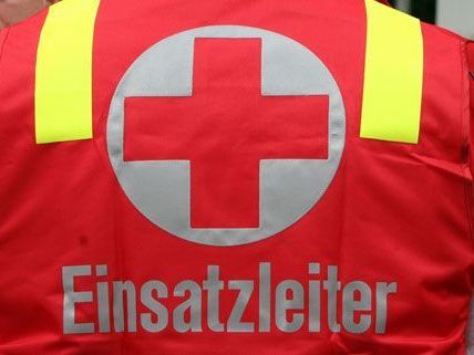Der 23-jährige ist nach dem Unfall schwer verletzt. Der 23-jährige ist nach dem Unfall schwer verletzt.