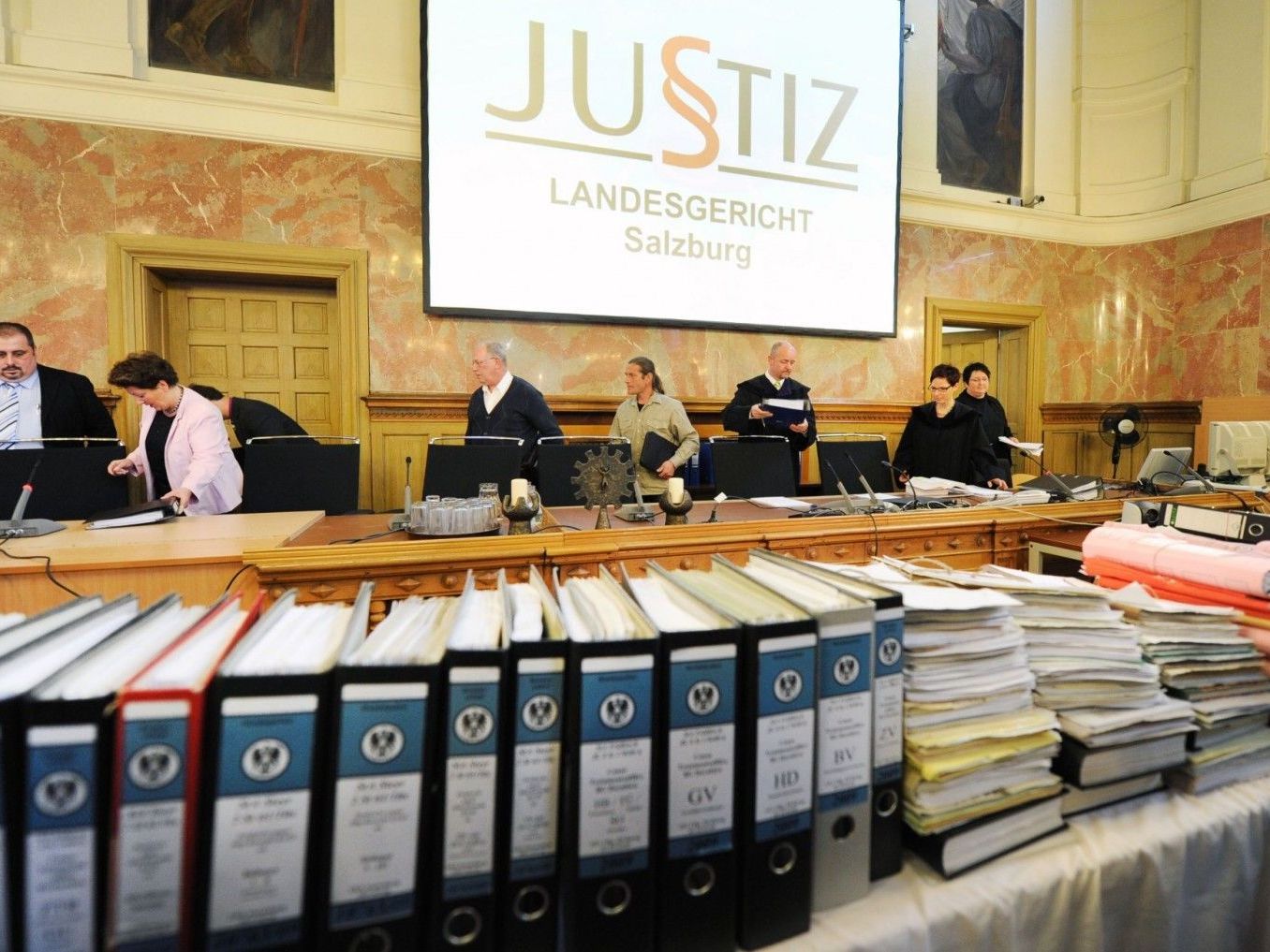 Nur ein Fall konnte am zwölften Prozesstag in Salzburg verhandelt werden. Nur ein Fall konnte am zwölften Prozesstag in Salzburg verhandelt werden.