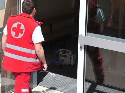 Ein Vater schoss in der Wagramer Schule in St. Pölten auf seinen Sohn und richtete die Waffe danach gegen sich selbst Ein Vater schoss in der Wagramer Schule in St. Pölten auf seinen Sohn und richtete die Waffe danach gegen sich selbst