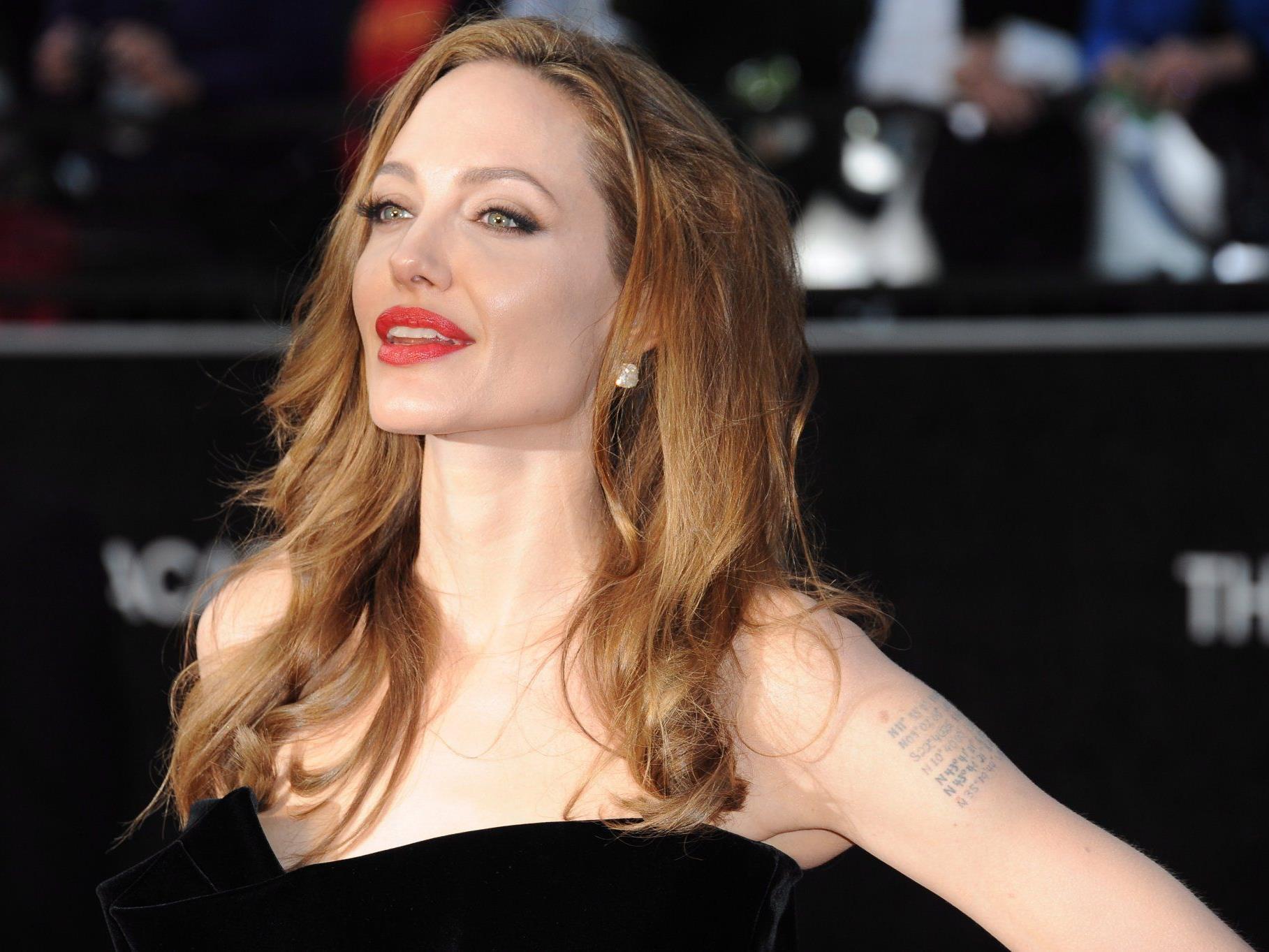 Wird zur bösen Fee: Angelina Jolie. Wird zur bösen Fee: Angelina Jolie.