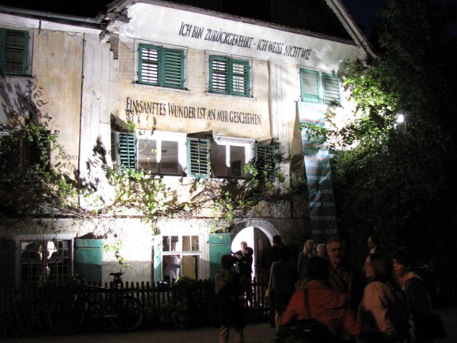 Erstmals war das ehemalige Jüdische Armenhaus im Rahmen der „Emsiana“ wieder der Öffentlichkeit zugänglich und Ort einer Kunstausstellung.
