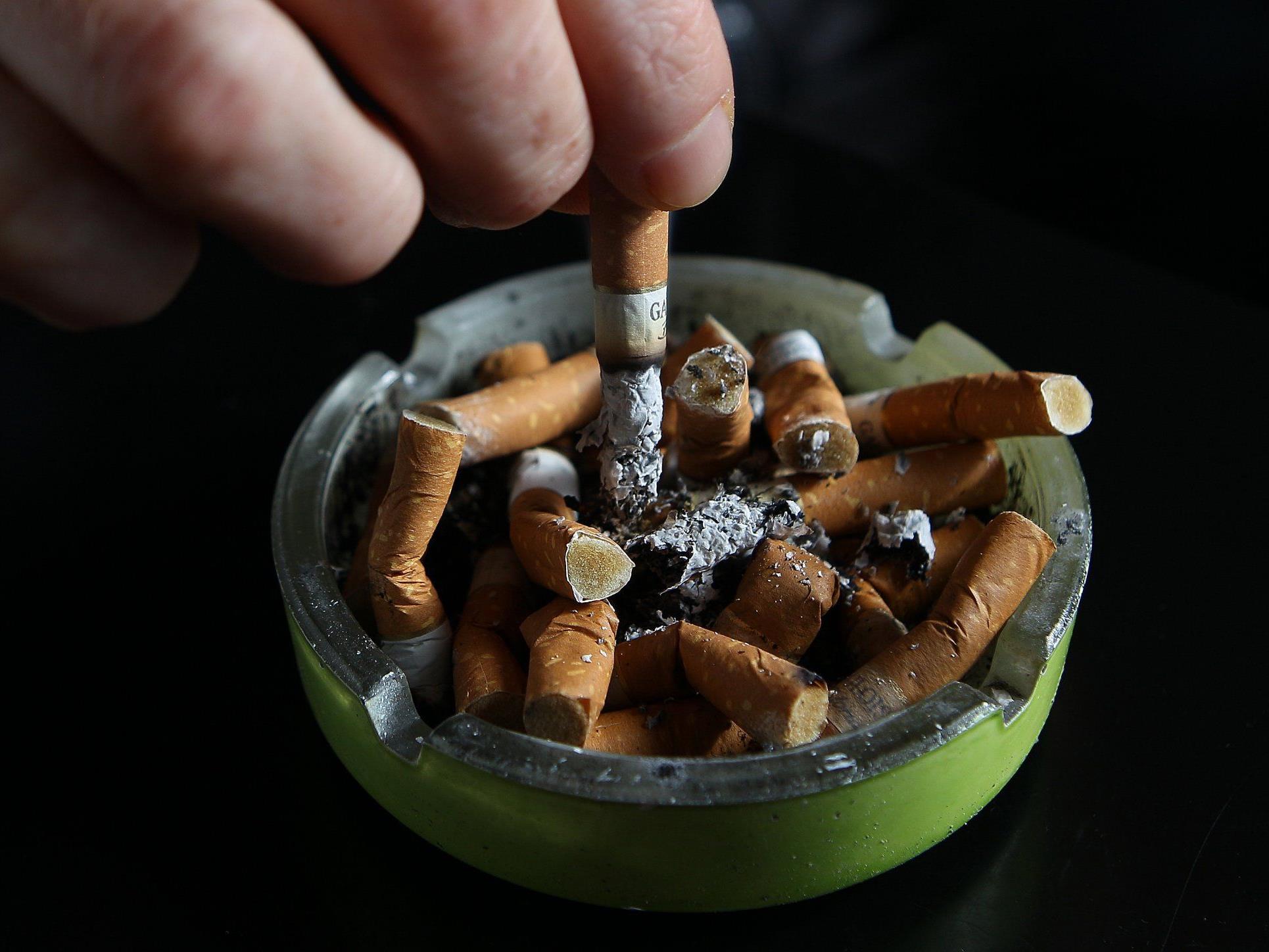Raucherinnen erleiden laut deutscher Statistik einen größeren Verlust an Lebensjahren