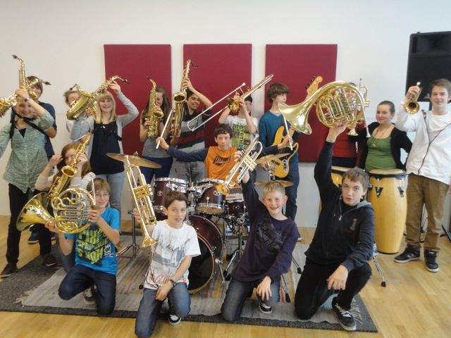 Musikmittelschul-Big Band am Sonntag im Foyer der Kulturbühne AmBach - 19 Uhr Musikmittelschul-Big Band am Sonntag im Foyer der Kulturbühne AmBach - 19 Uhr