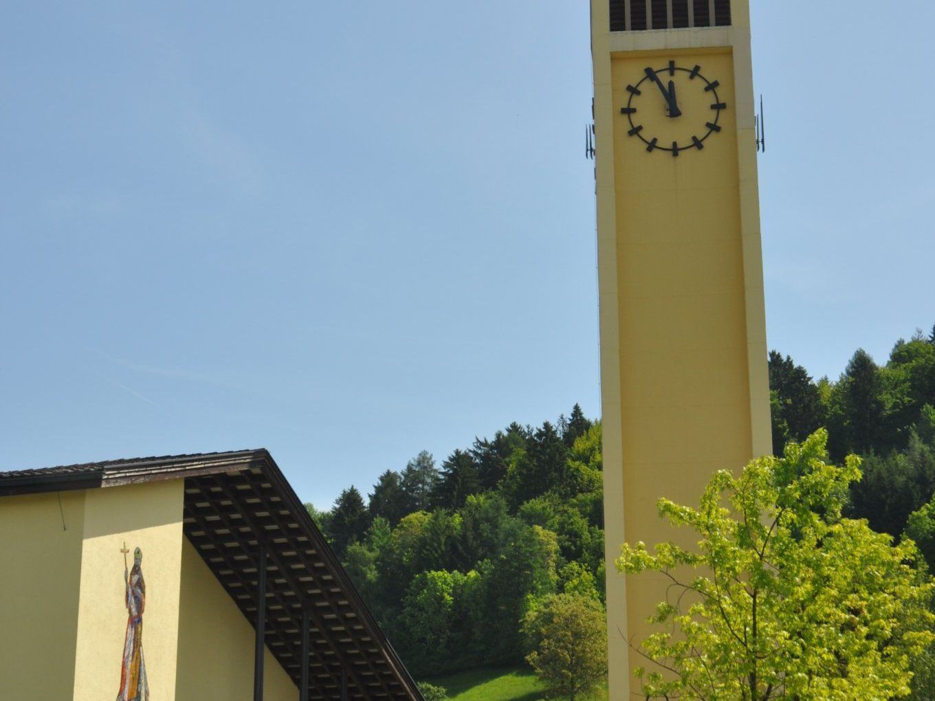 Die Pfarre Muntlix lädt zum 50 jährigen Kirchweih Fest ein. Die Pfarre Muntlix lädt zum 50 jährigen Kirchweih Fest ein.