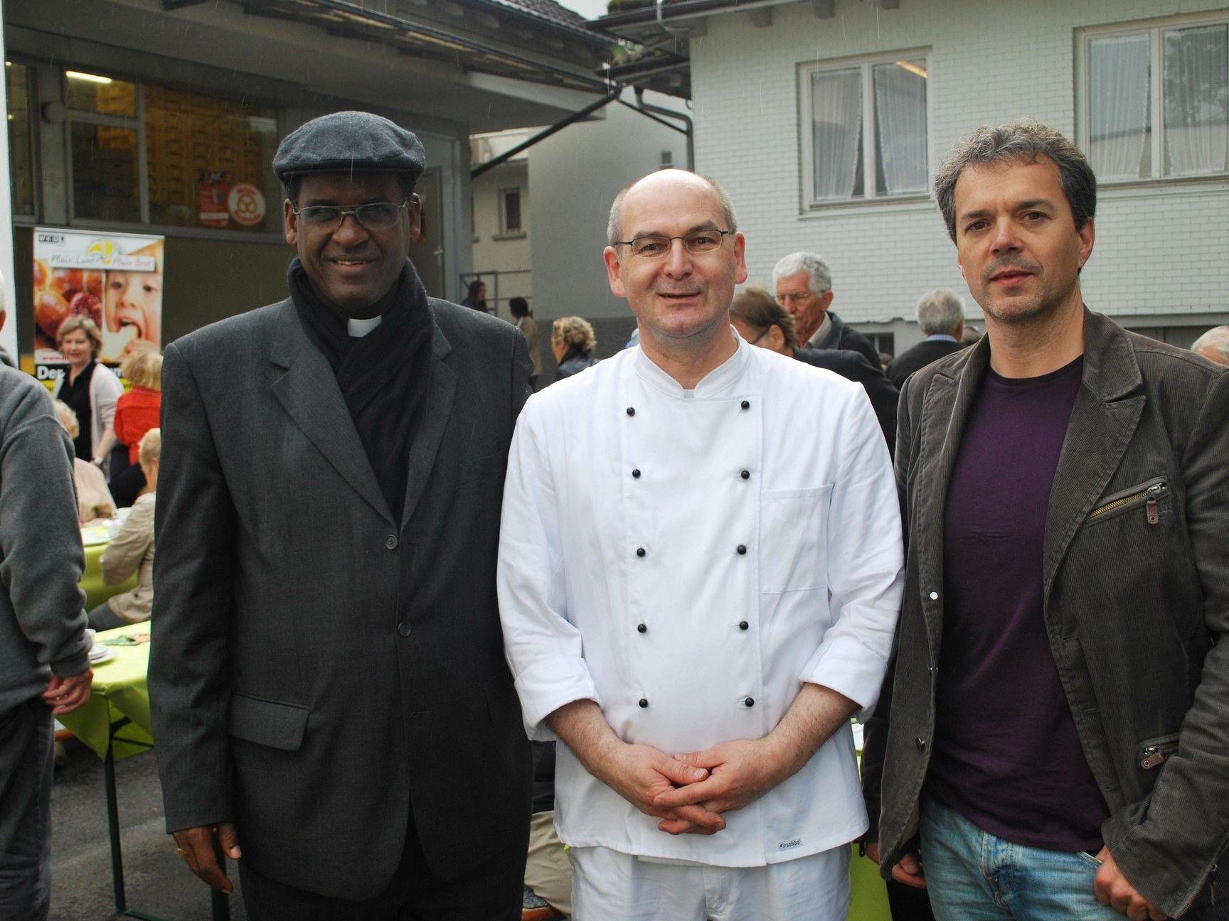 Bischof Abraham Desta, Bäckermeister Wolfgang Fitz und Michael Zündel von der Caritas Auslandshilfe