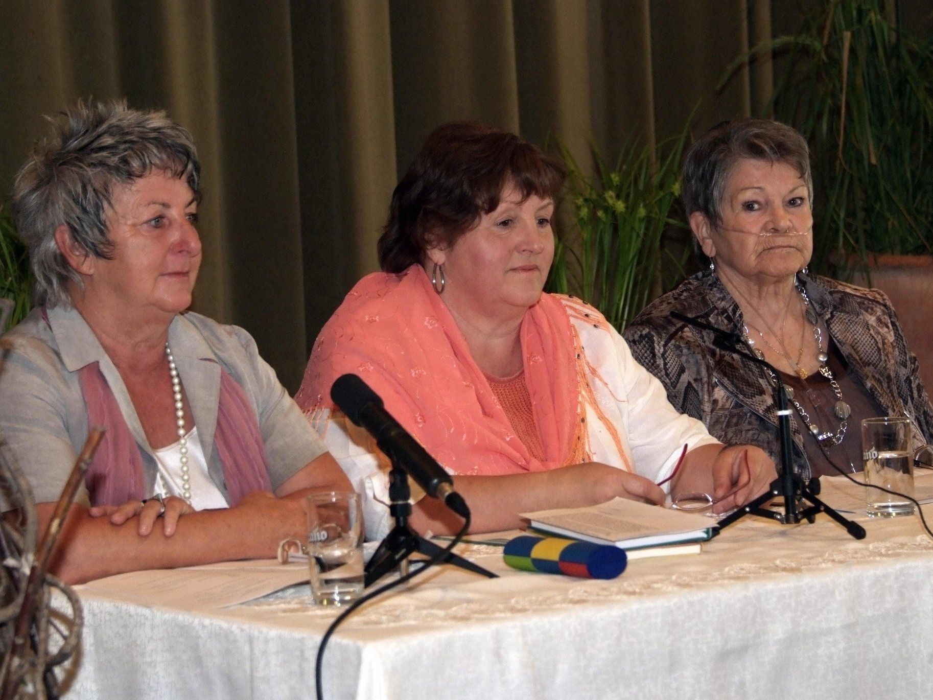 Mundart vom Feinsten: Eva Maria Dörn, Anni Mathes, Sigrid Carlin.