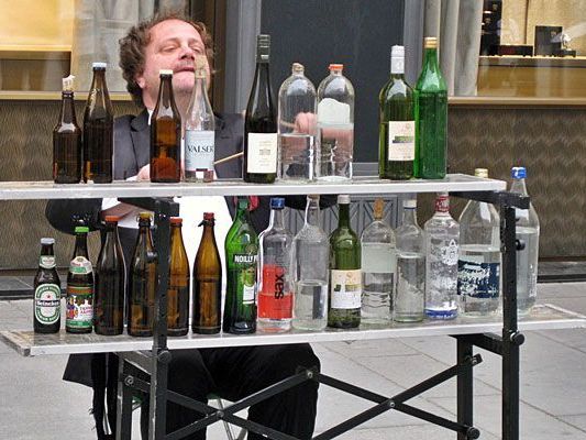 Unser Leserreporter war vom Flaschen-Musiker am Graben begeistert Unser Leserreporter war vom Flaschen-Musiker am Graben begeistert