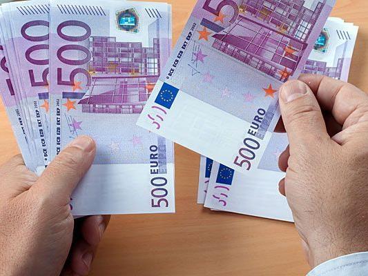 Das Geld liegt nicht auf der Straße - außer, wenn ein Postamt-Räuber 120.000 Euro verliert und sich ein Dritter freut