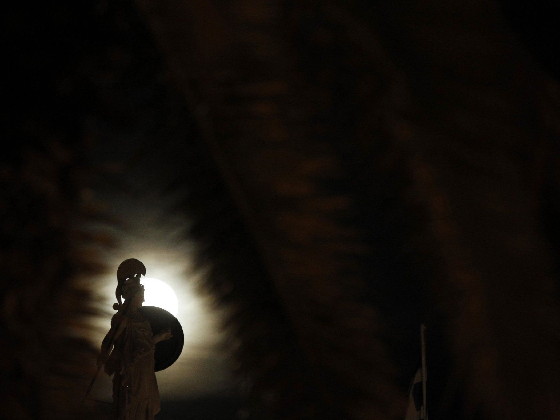 Düstere Zeichen für Griechenland verdichten sich. Düstere Zeichen für Griechenland verdichten sich.