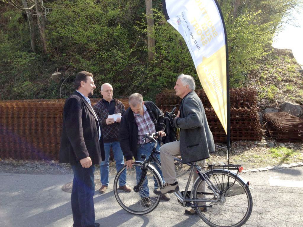 Hans Fetz, Robert Hasler und Alfred Köb bei der letzten Gutschein-Verteilaktion. Hans Fetz, Robert Hasler und Alfred Köb bei der letzten Gutschein-Verteilaktion.