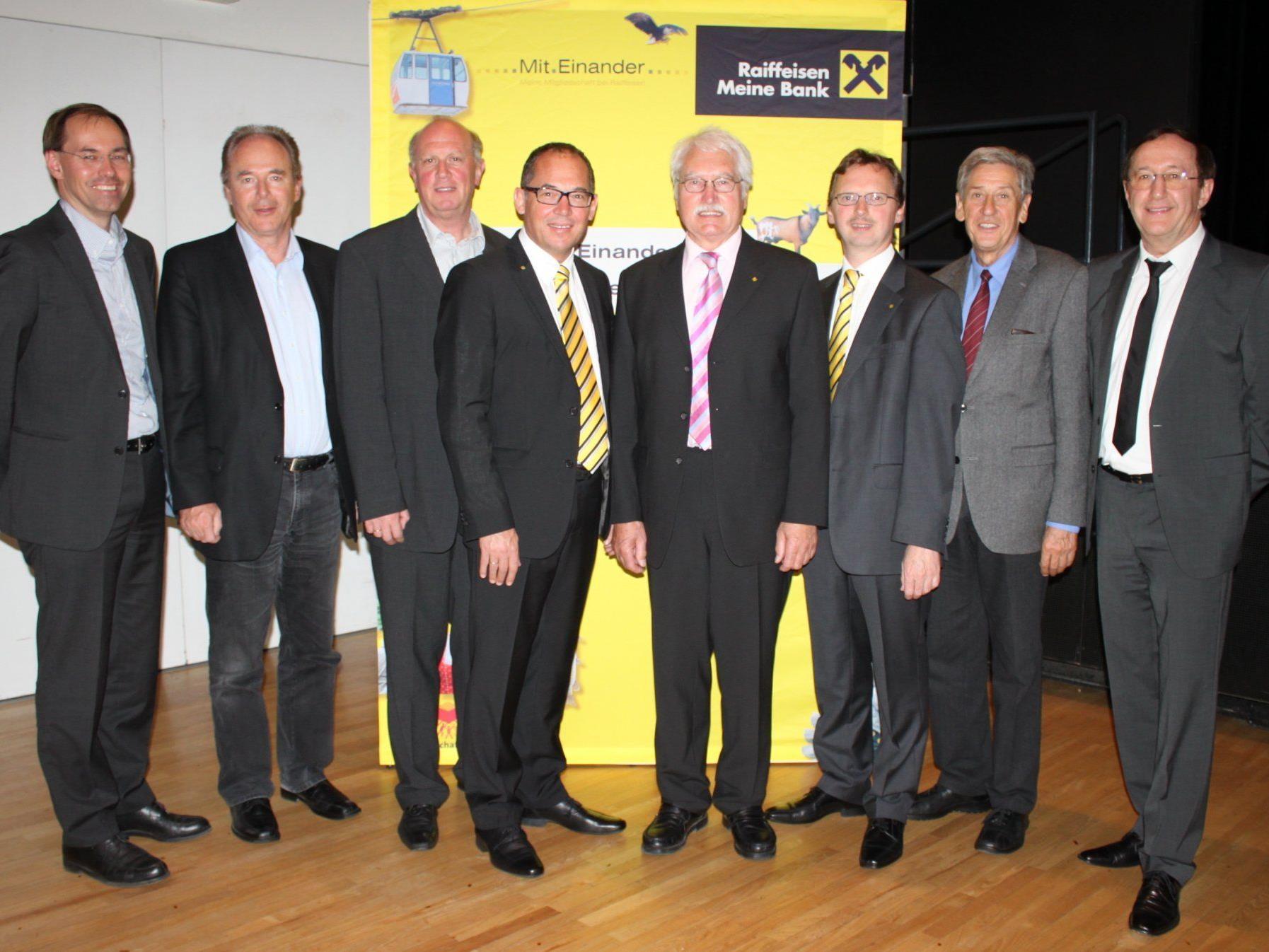 Das Führungsteam der Raiffeisenbank Leiblachtal – Vorstand und Aufsichtsrat – präsentierte der Genossenschaftsversammlung eine erfolgreiche Bilanz.
