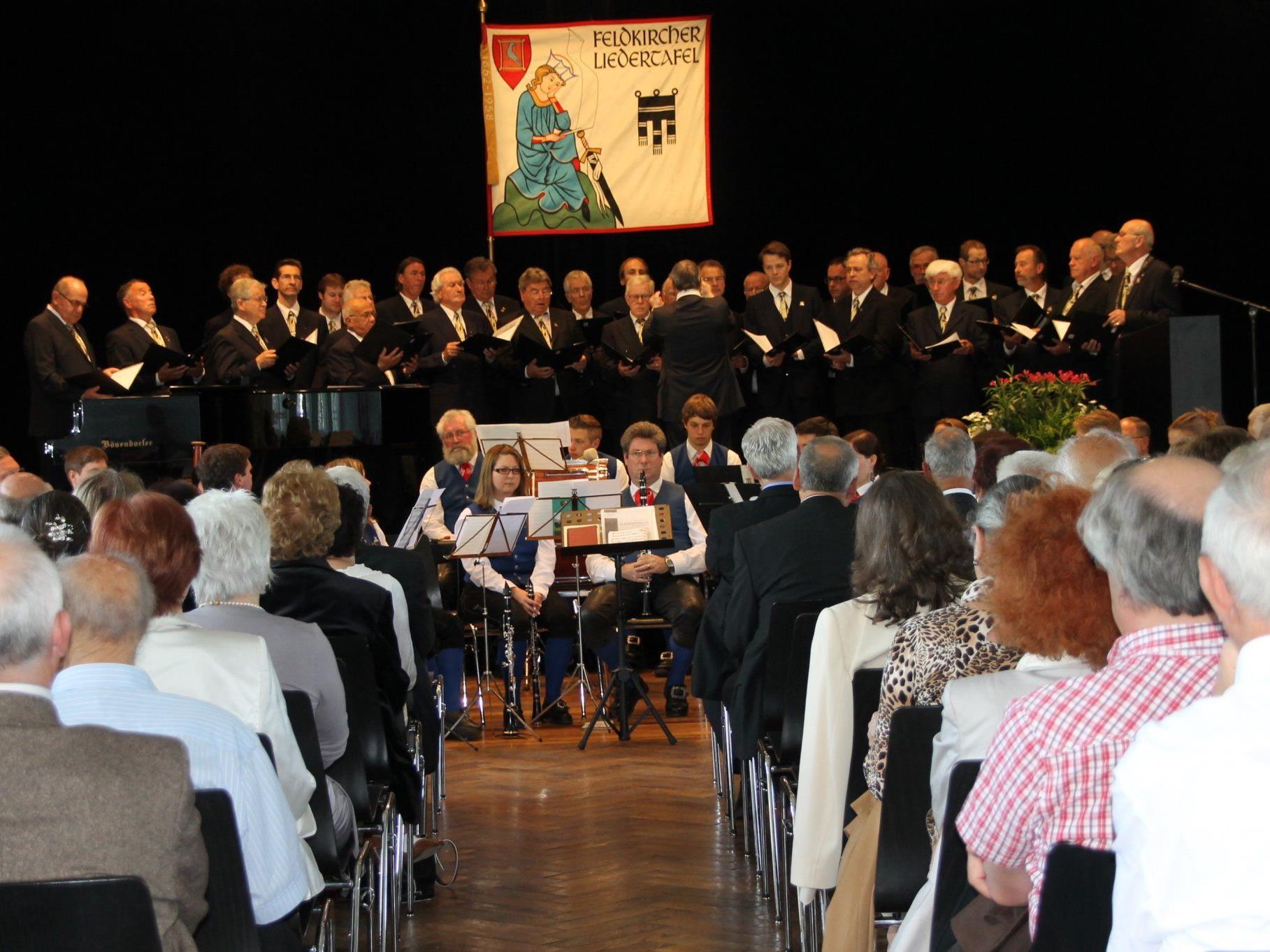 Voll besetzter Pförtnersaal beim 150-jährigen Liedertafel-Jubiläum.