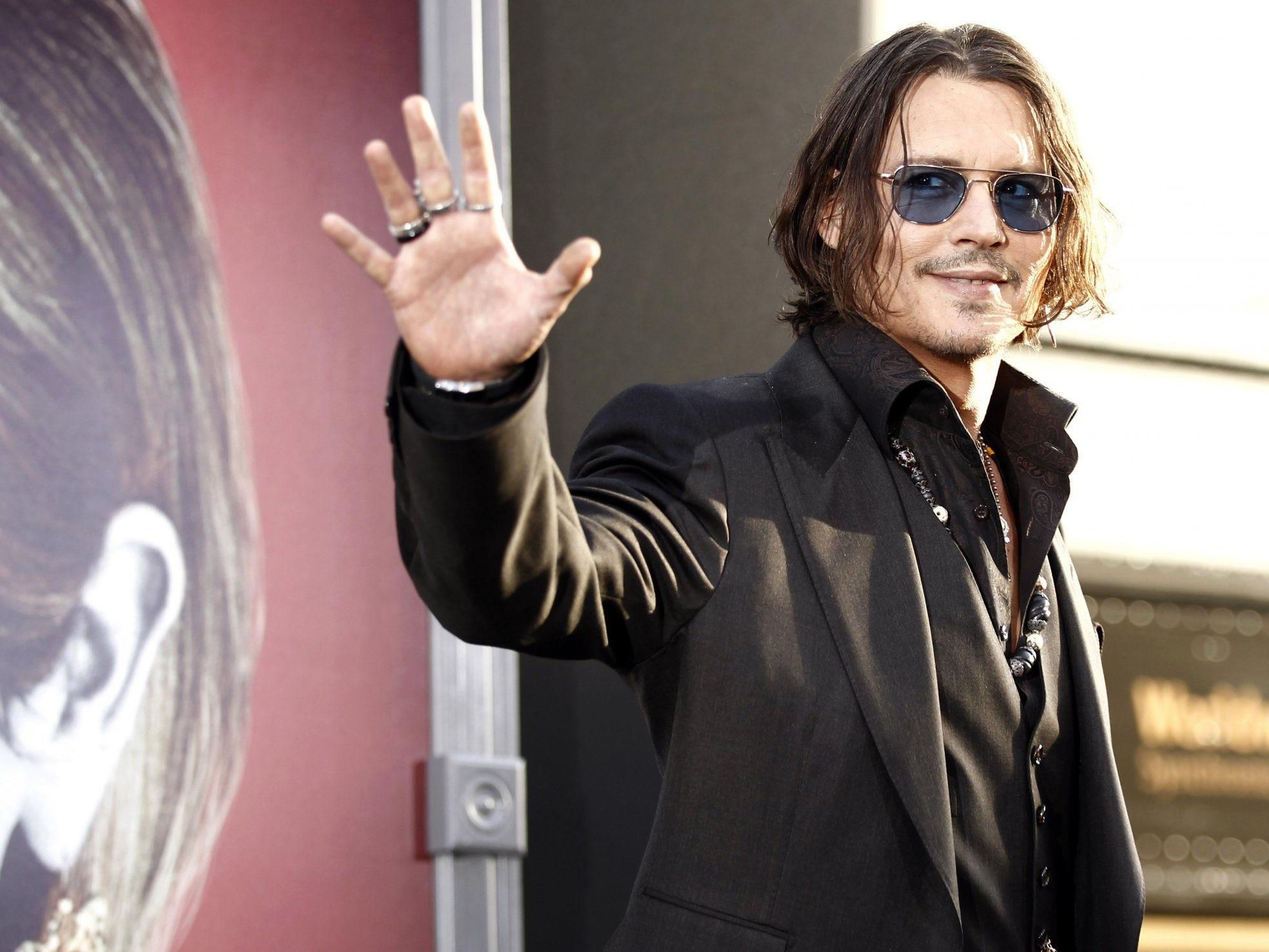 Multitalent Johnny Depp griff wieder in die Saiten Multitalent Johnny Depp griff wieder in die Saiten