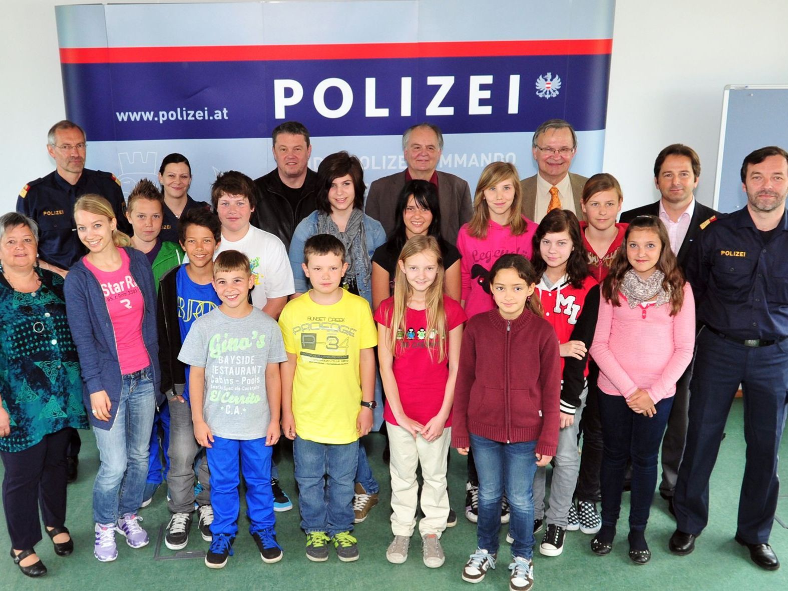 Schüler der VMS Koblach beim Landespolizeikommando Schüler der VMS Koblach beim Landespolizeikommando