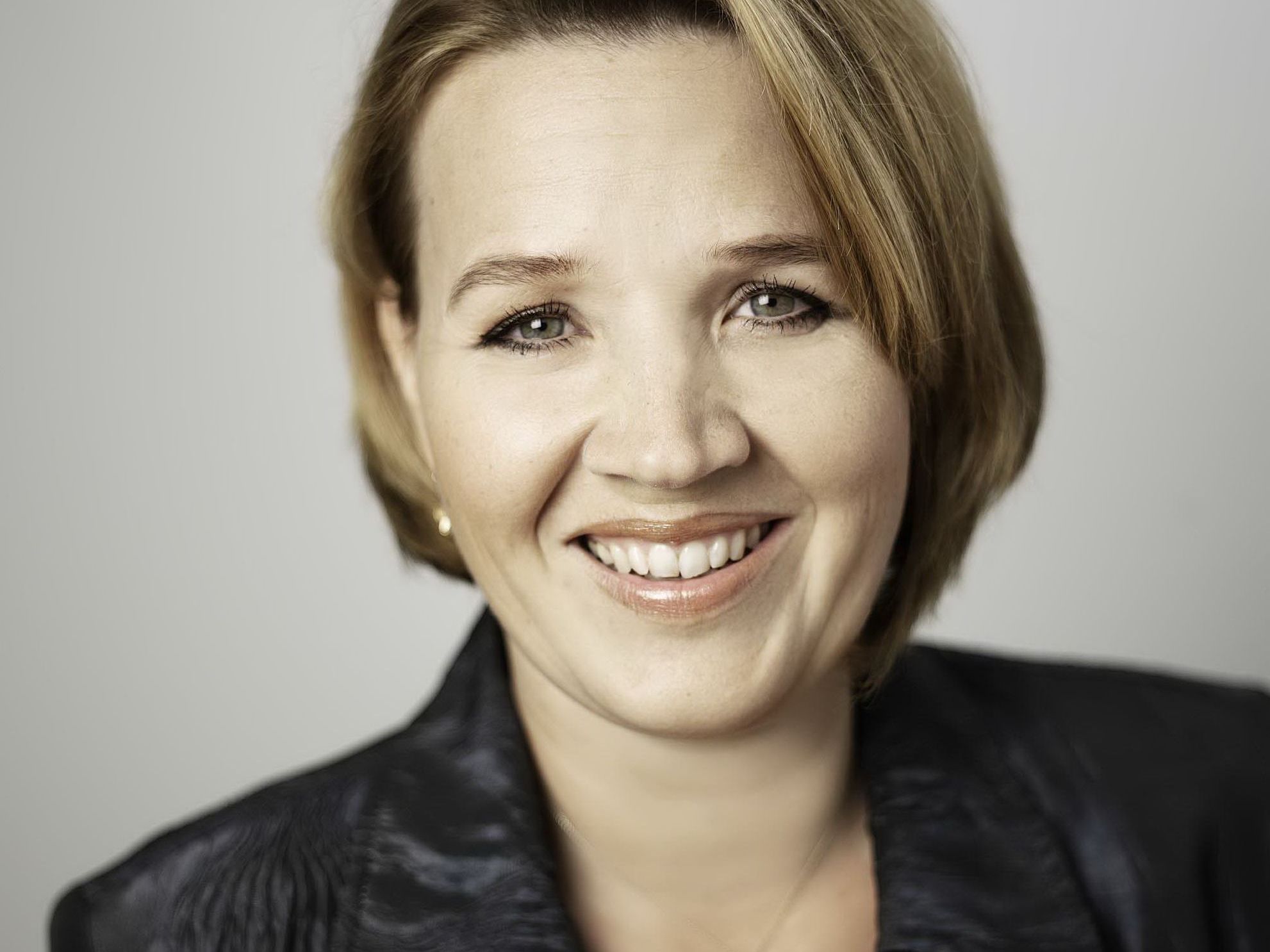 Landesrätin Dipl.Vw. Andrea Kaufmann tippt den 28. Spieltag der Vorarlbergliga. Landesrätin Dipl.Vw. Andrea Kaufmann tippt den 28. Spieltag der Vorarlbergliga.