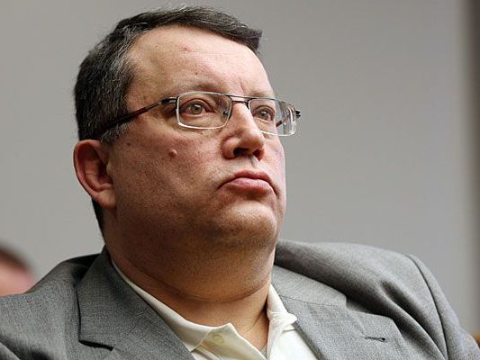 Gottfried Küssel beim verhinderten Prozessbeginn in Wien Gottfried Küssel beim verhinderten Prozessbeginn in Wien