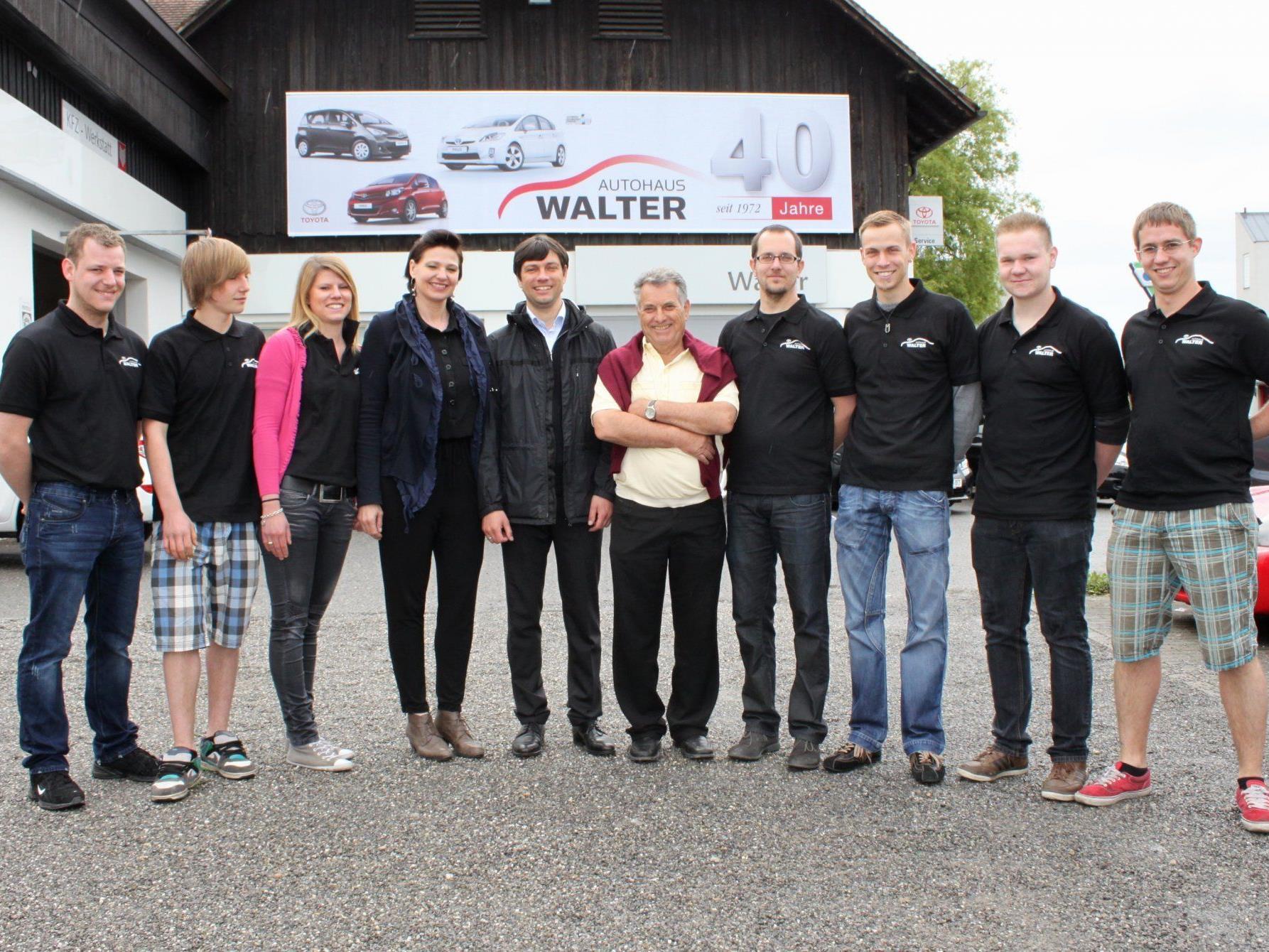 Das erfolgreiche „Toyota Walter“-Team feierte zusammen mit vielen Gästen dieses Jubiläum.