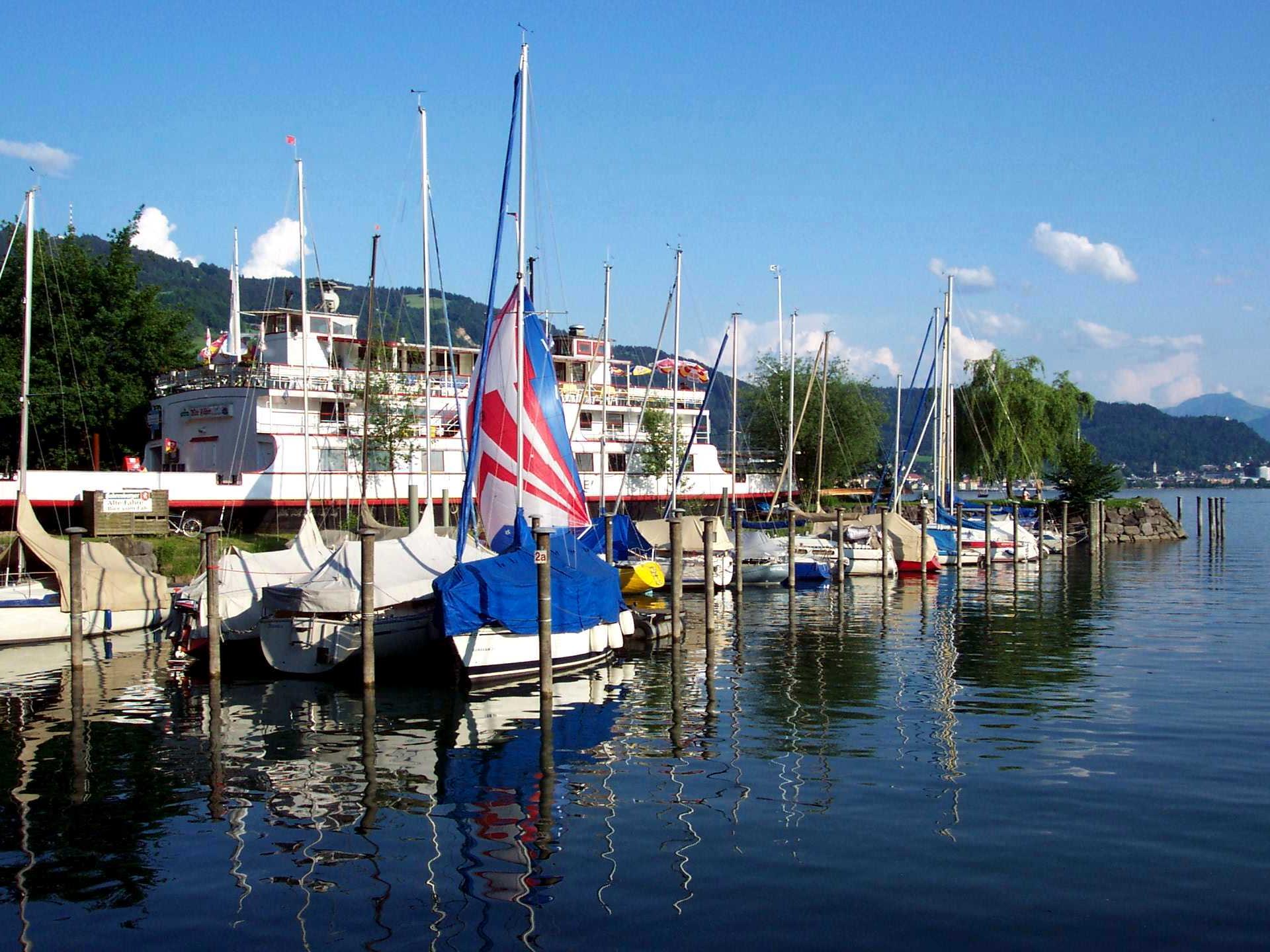 Die Gemeinde lädt als Veranstalter zum großen „Benefiz-Uferfest“ am Lochauer Hafen.