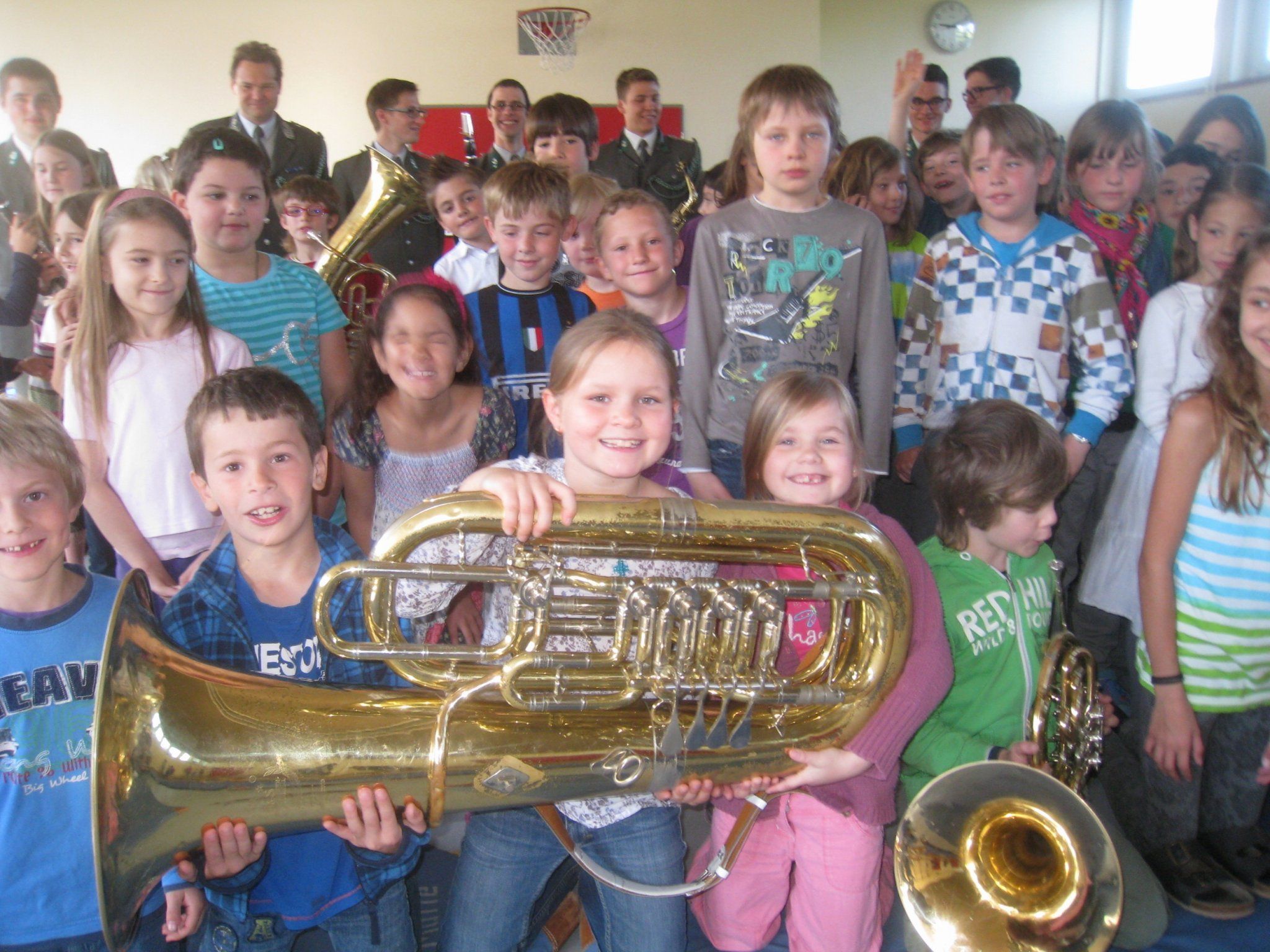 Abwechslungsreiche „Musikstunde“ für die Lochauer Volksschüler. Abwechslungsreiche „Musikstunde“ für die Lochauer Volksschüler.