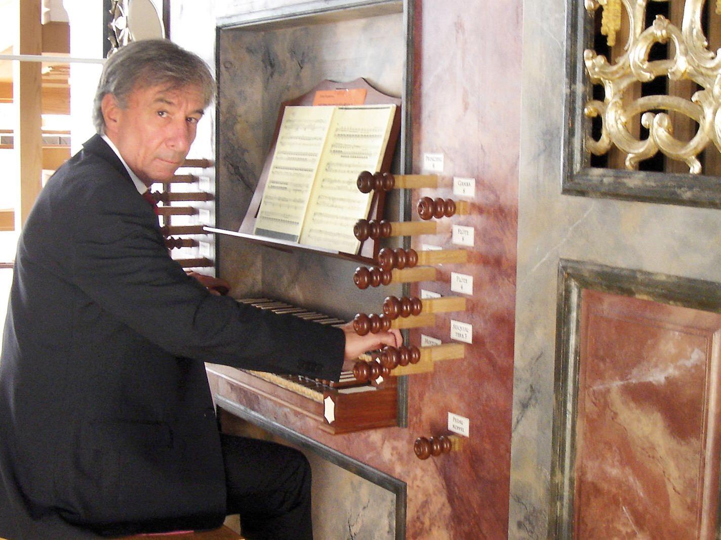 Prof. Bruno Oberhammer spielt am 14. Mai in der Pfarrkirche Höchst Bach.