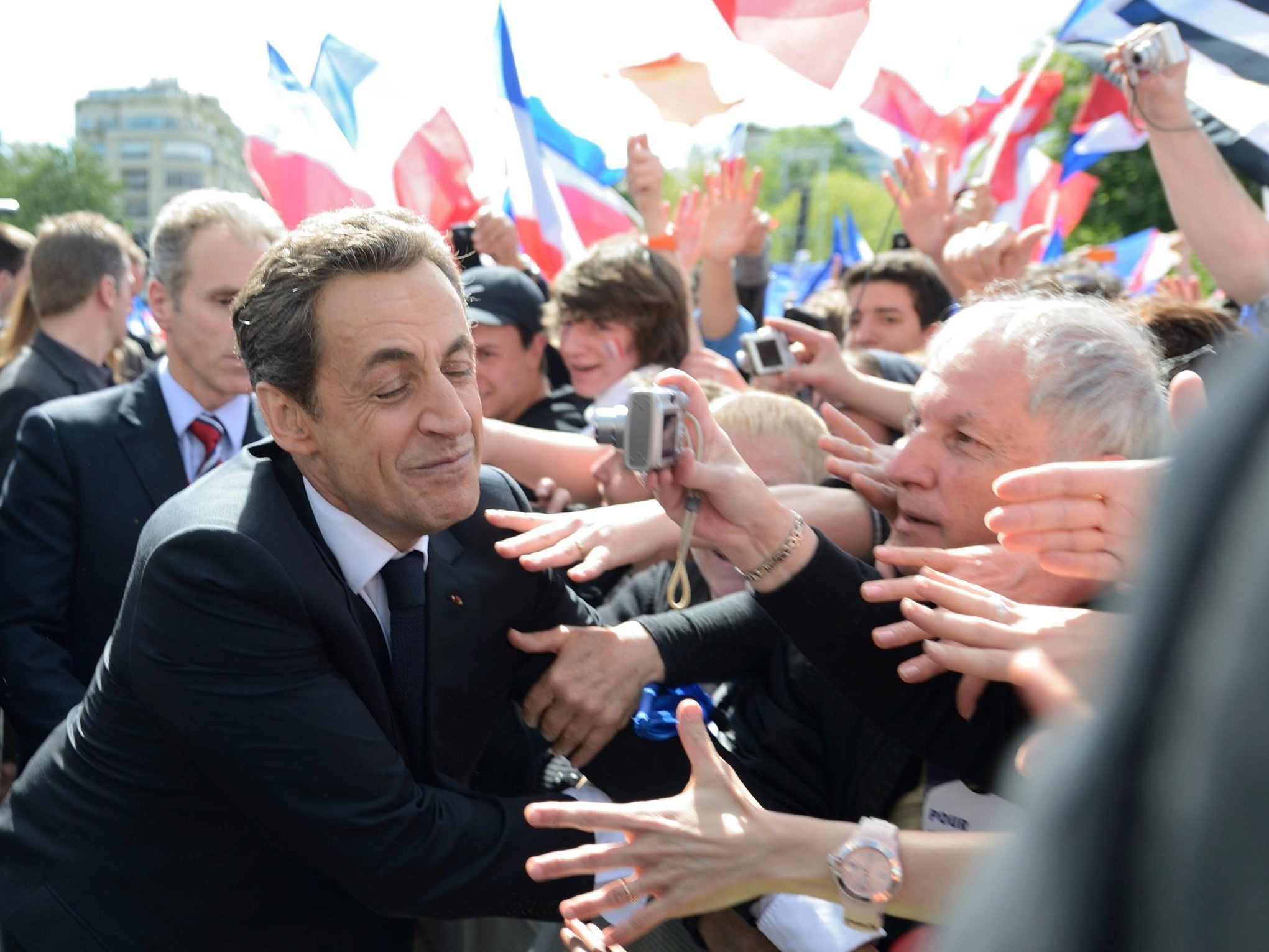 Das Wahlvok wird über das Wohl und Wehe "Sarkos" entscheiden. Das Wahlvok wird über das Wohl und Wehe "Sarkos" entscheiden.