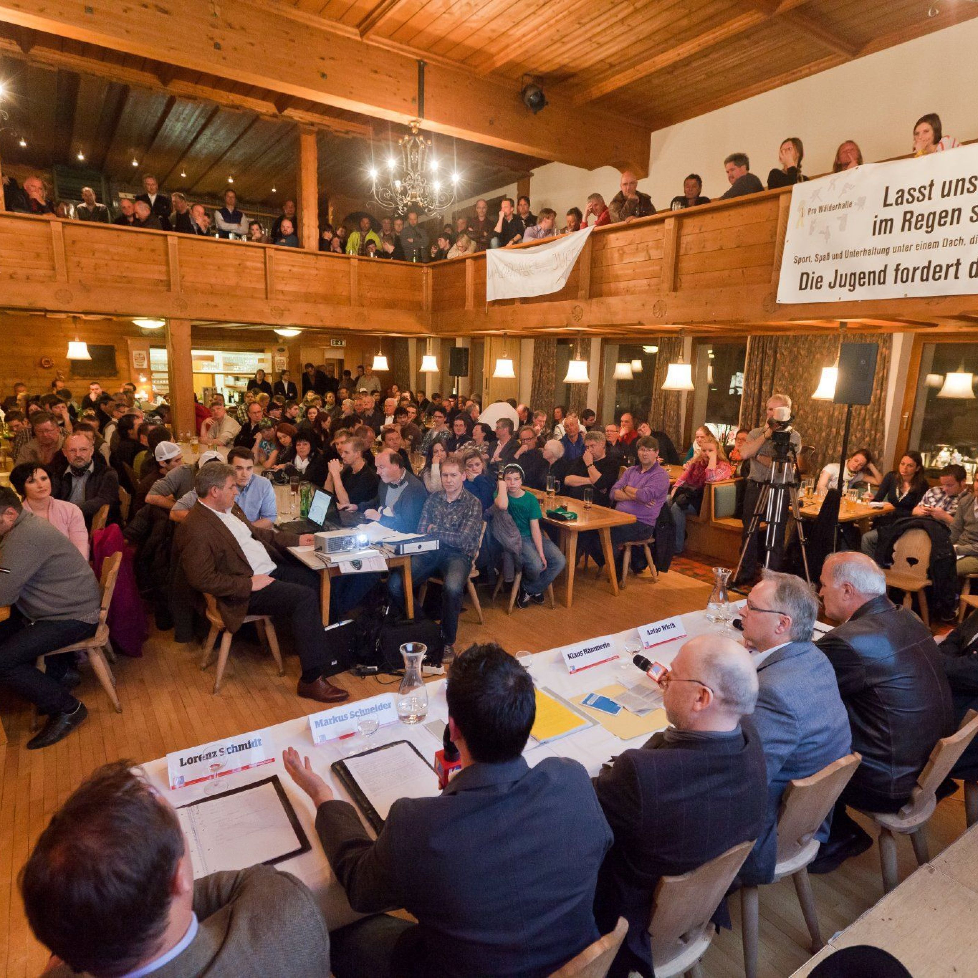 VN-Stammtisch mit Thema die Wälderhalle. VN-Stammtisch mit Thema die Wälderhalle.