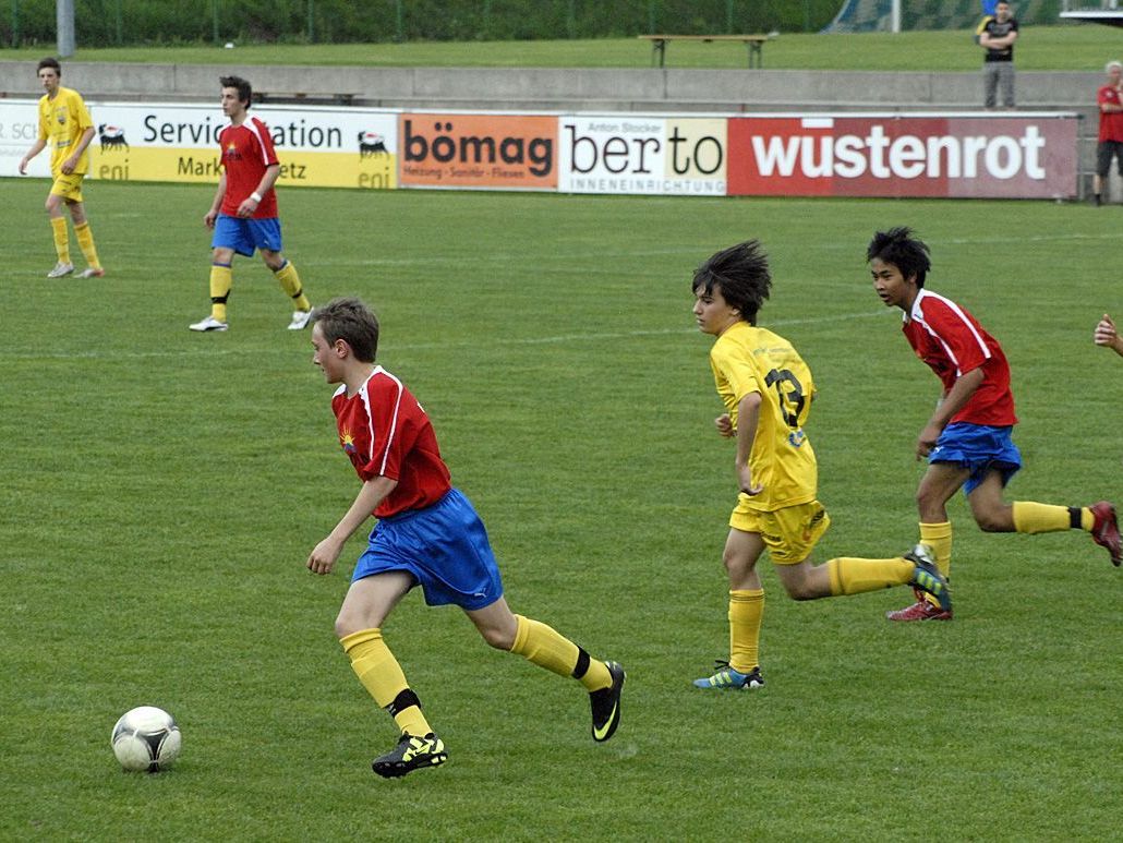 Die Spieler der SPG Montafon U17 besiegten ihre Alterskollegen des SCR Altach zu Hause 7 : 3. Die Spieler der SPG Montafon U17 besiegten ihre Alterskollegen des SCR Altach zu Hause 7 : 3.