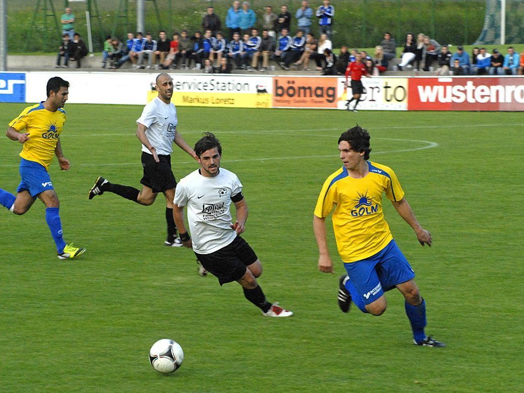 Der Golm FC Schruns spielte Dienstagabend zu Hause gegen den FC Schlins. Der Golm FC Schruns spielte Dienstagabend zu Hause gegen den FC Schlins.