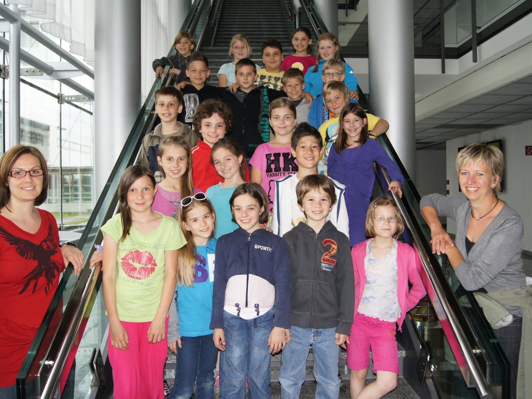 Die Schüler der VS Altach beim Besuch im Vbg. Medienhaus. Die Schüler der VS Altach beim Besuch im Vbg. Medienhaus.