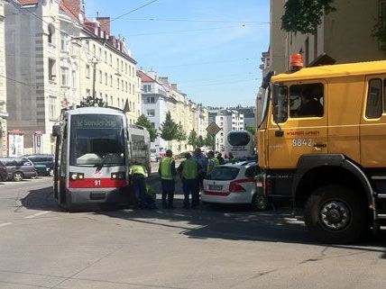 Straßenbahnunfall am Freitag in Wien-Meidling. Straßenbahnunfall am Freitag in Wien-Meidling.