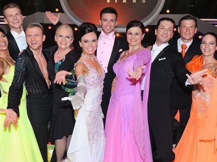 Am 4. Mai müssen die fünf verbleibenden Dancing Stars-Paare jeweils zwei Einzelperformances präsentieren. Am 4. Mai müssen die fünf verbleibenden Dancing Stars-Paare jeweils zwei Einzelperformances präsentieren.