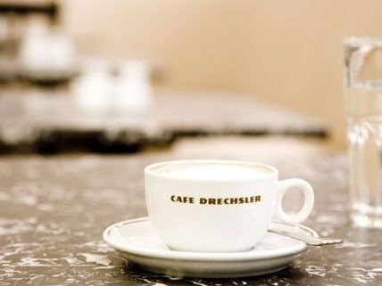 Ob der Kaffeehaus-Obmann eine Lösung für das Drechsler finden kann? Ob der Kaffeehaus-Obmann eine Lösung für das Drechsler finden kann?