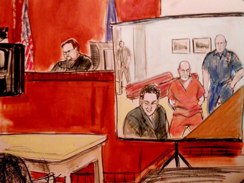 Die Skizze einer Gerichtszeichnerin vom Freitag zeigt den Angeklagten Pedro H. (Zweiter von rechts) Die Skizze einer Gerichtszeichnerin vom Freitag zeigt den Angeklagten Pedro H. (Zweiter von rechts)