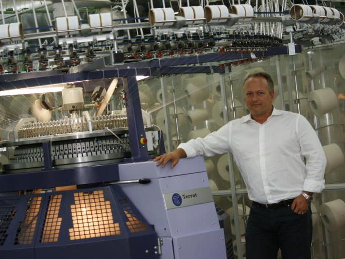 "Dieser strategische Schritt ermöglicht uns die Sicherung des Know-hows im Bereich Textilveredlung." (GF Jörg Büsel)