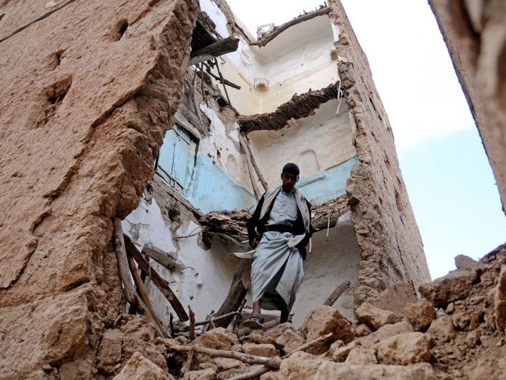 Selbstmordattentäter sprengte sich in Sanaa in die Luft. Selbstmordattentäter sprengte sich in Sanaa in die Luft.