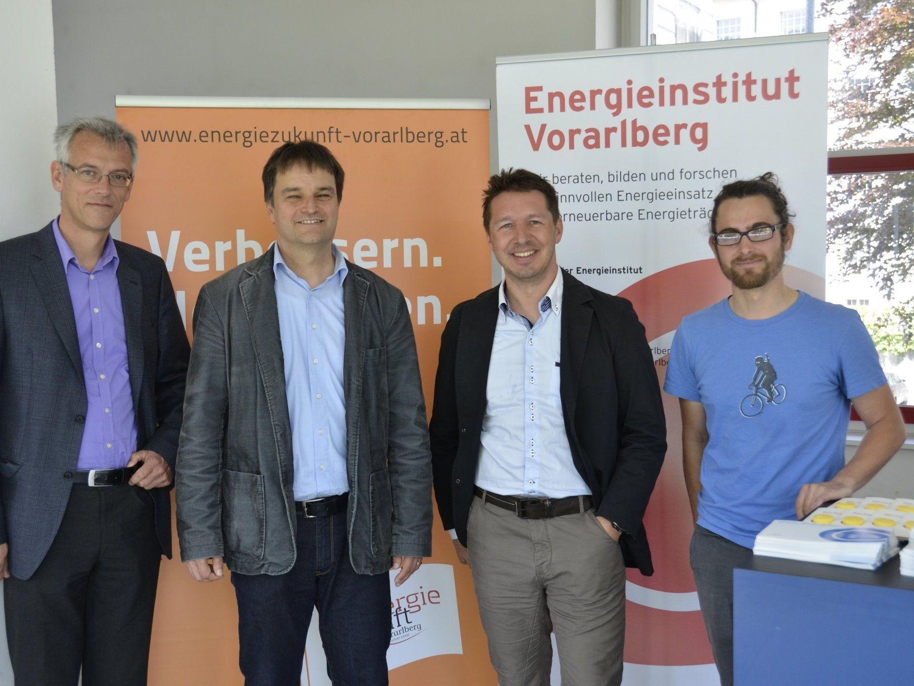 Josef Burtscher/Geschäftsführer des Energieinstitut Vorarlberg, Martin Ploss/Energieinstitut Vorarlberg, Elmar Draxl/Neue Heimat Tirol, David Frick/TU Graz Josef Burtscher/Geschäftsführer des Energieinstitut Vorarlberg, Martin Ploss/Energieinstitut Vorarlberg, Elmar Draxl/Neue Heimat Tirol, David Frick/TU Graz