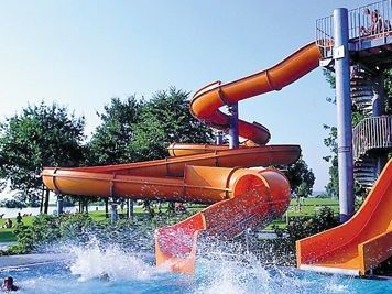 Wenn das Wetter mitspielt, sind Szenen wie diese bald wieder Alltag im Harder Strandbad. Wenn das Wetter mitspielt, sind Szenen wie diese bald wieder Alltag im Harder Strandbad.