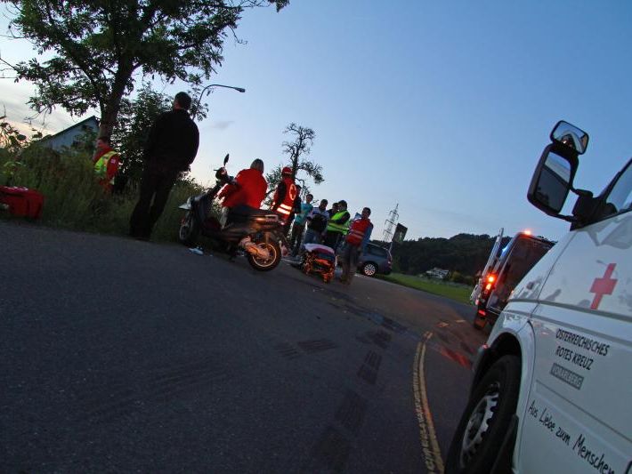 In Lochau sind am Donnerstagabend zwei Mopeds miteinander kollidiert. In Lochau sind am Donnerstagabend zwei Mopeds miteinander kollidiert.